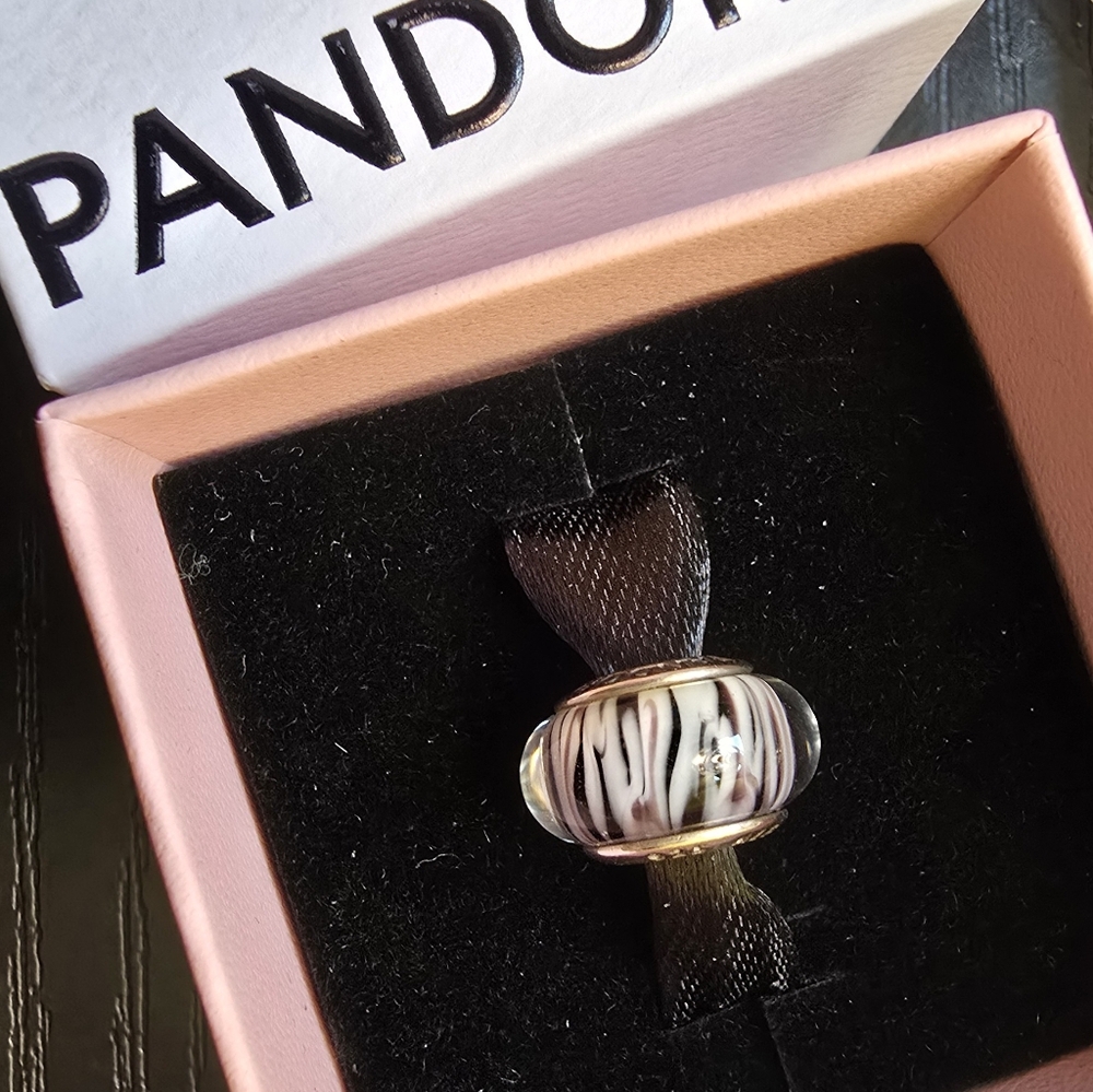 Pandora MURANO Glass Zebra Stripe Charm in Black and White. In Box.